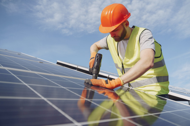 Conheça os benefícios do seguro para energia solar